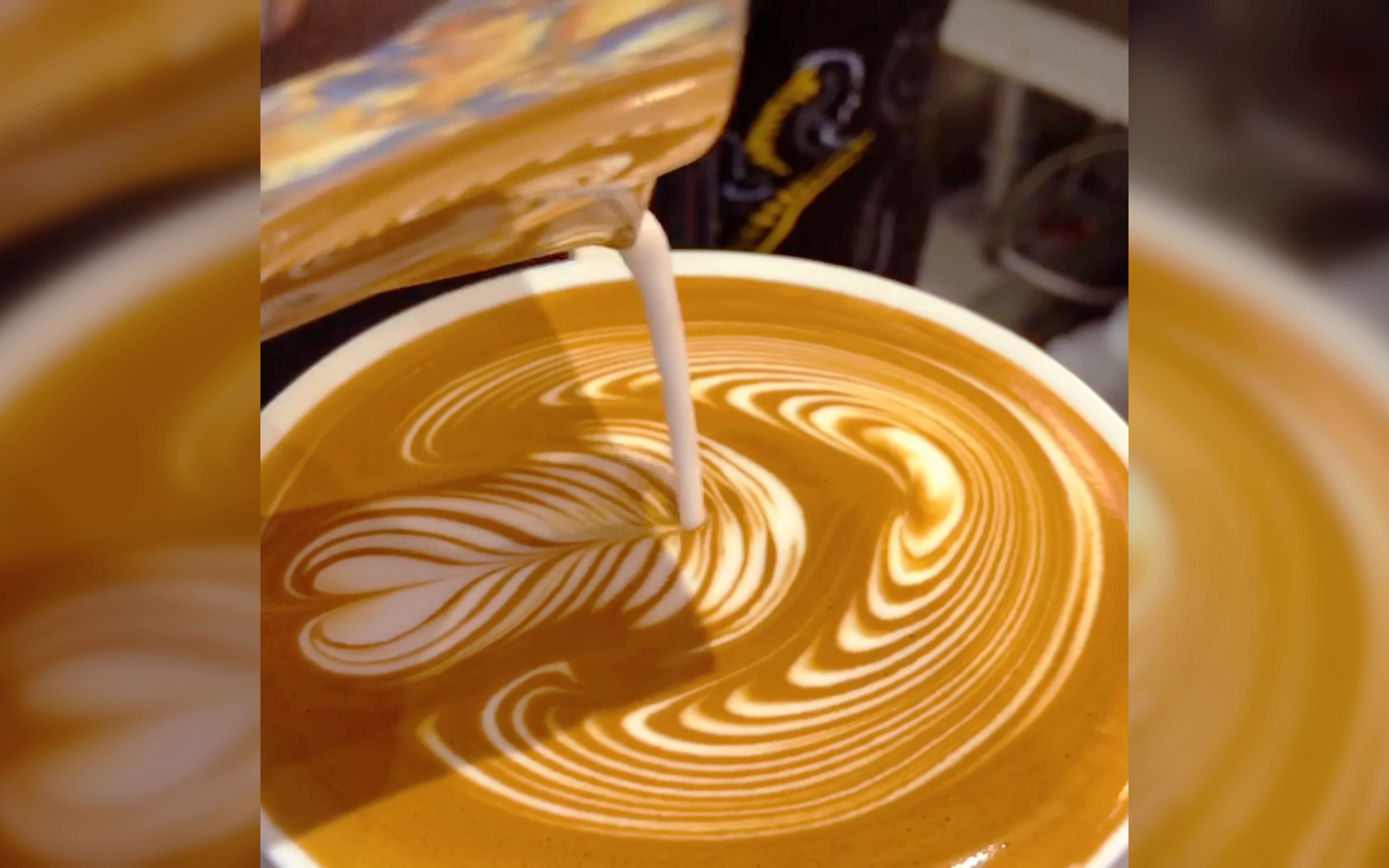 【拿铁拉花艺术】喜欢这样的咖啡拉花吗?