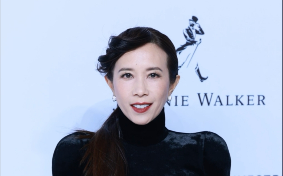 莫文蔚 全黑look惊喜亮相 你们看得出karen已经53了吗?