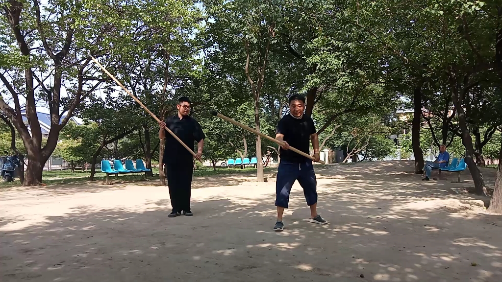 [图]形意拳暑假一起练棍 棍走四门