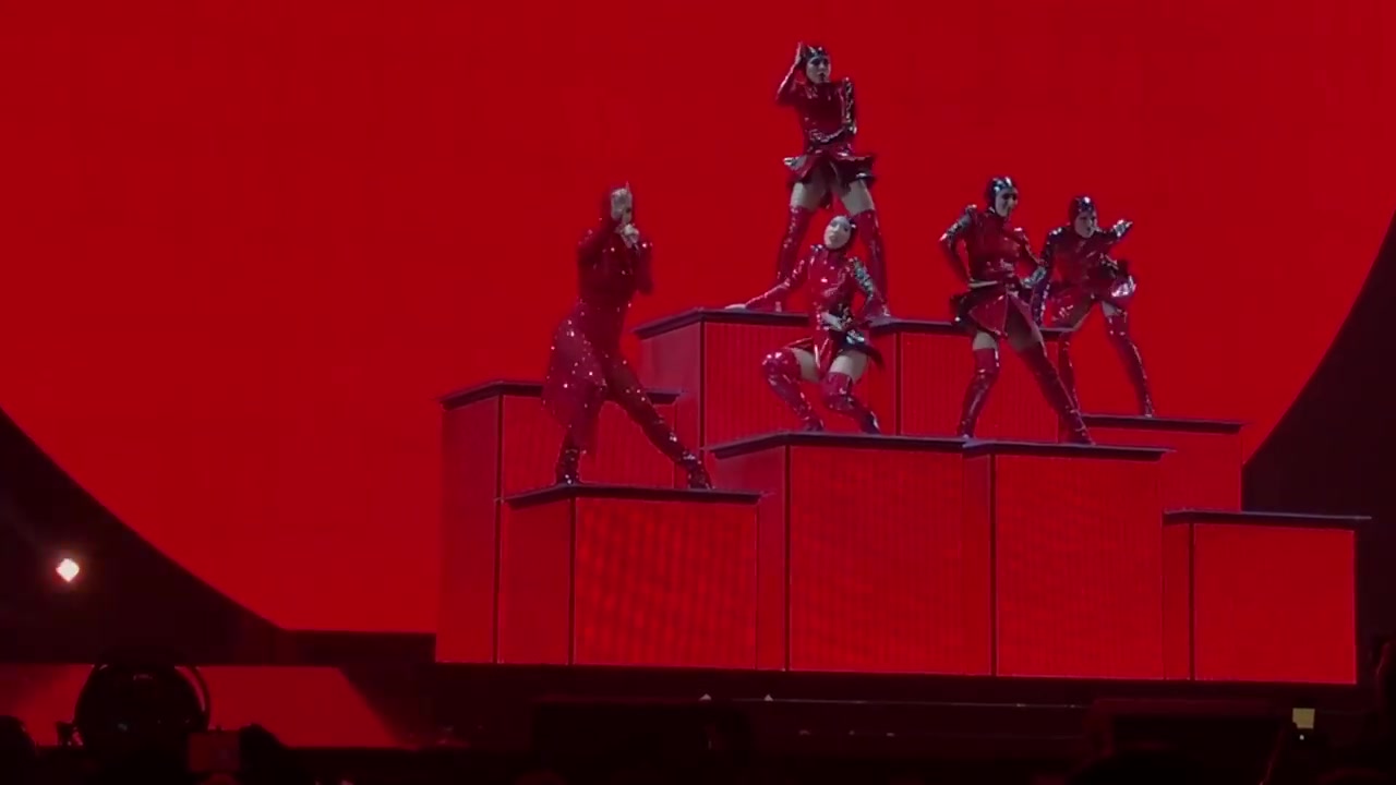 [图]水果姐Katy Perry - Dark Horse (Witness the tour 2017)