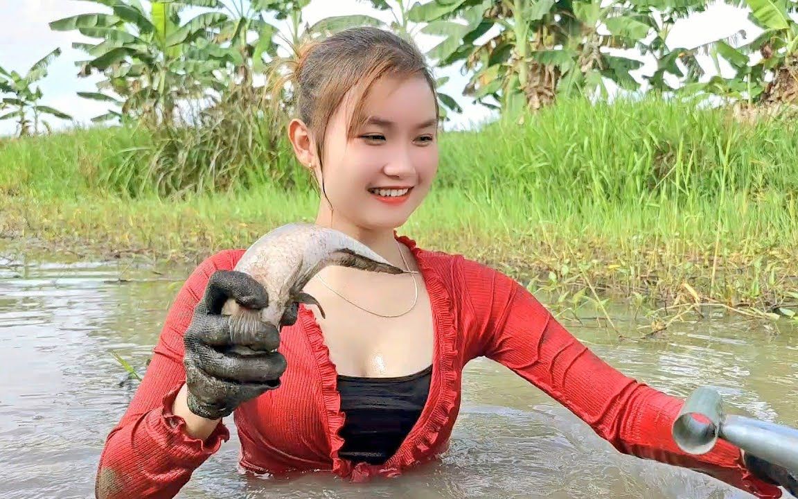 越南小姐姐带你找洞抓鱼
