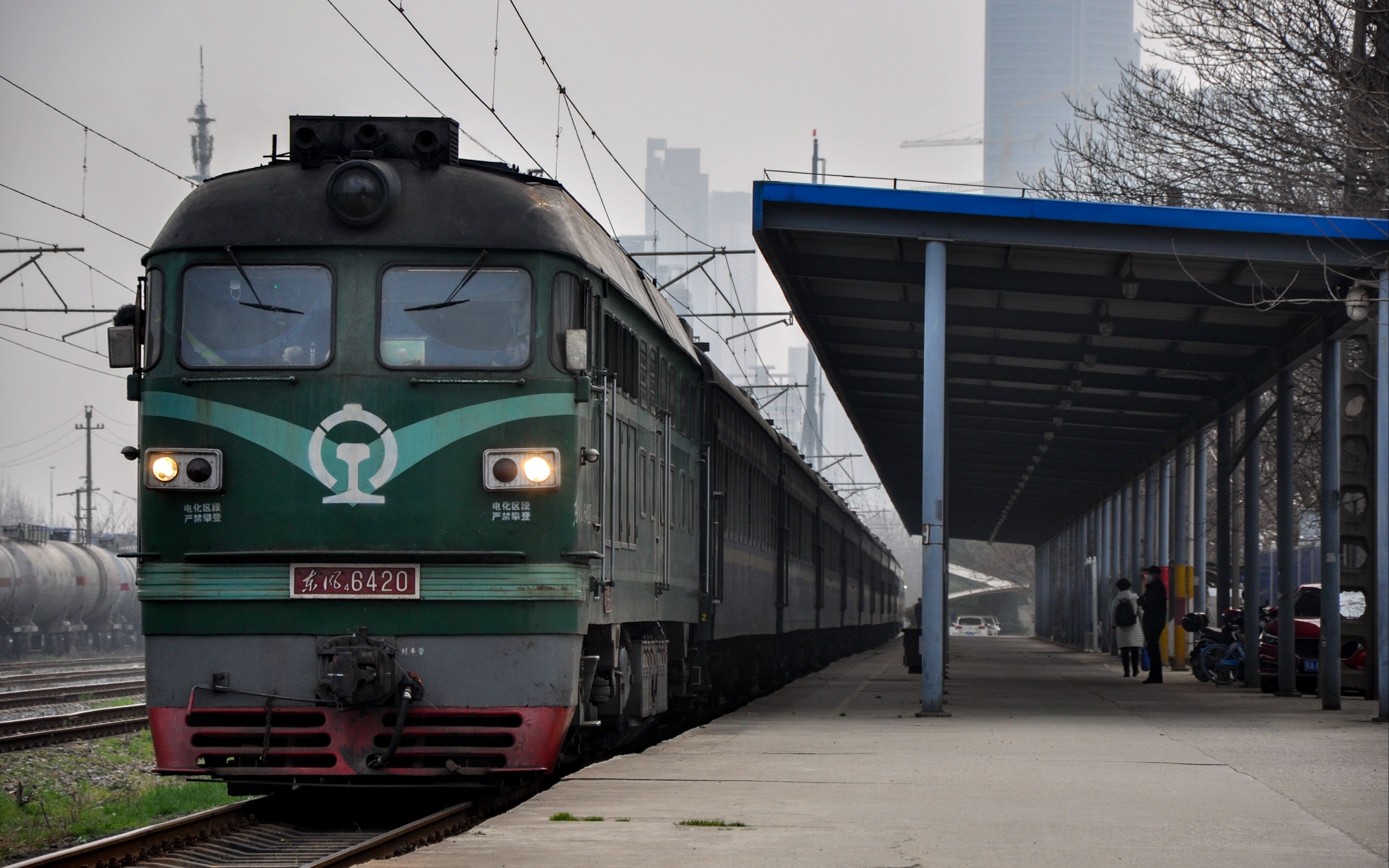 江岸通勤车8344次江岸站发车_哔哩哔哩_bilibili