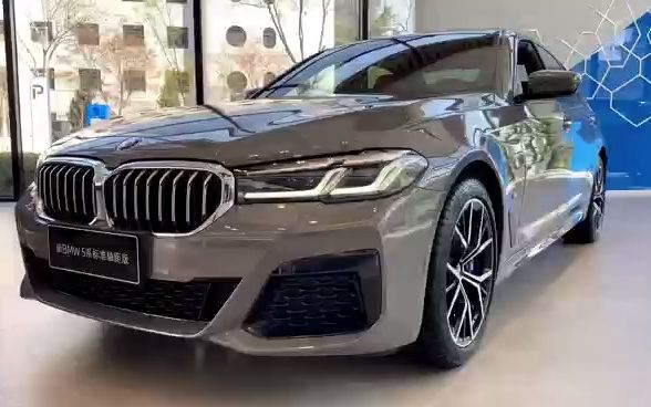 新bmw5系貝爾尼納灰