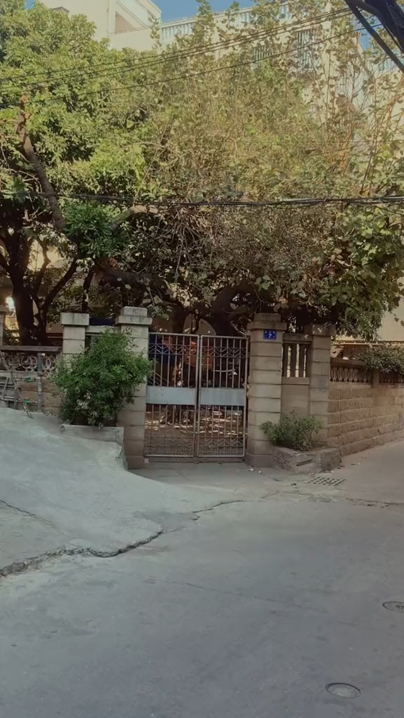 路过楚雨荨的家 时间仿佛定格在2009的夏天@吴哈哈 # 楚雨荨的家