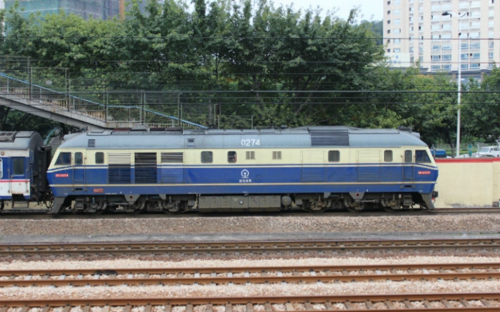 【铁道迷】柴油机福利 不同号段的东风11型柴油机车加速时的发动机声