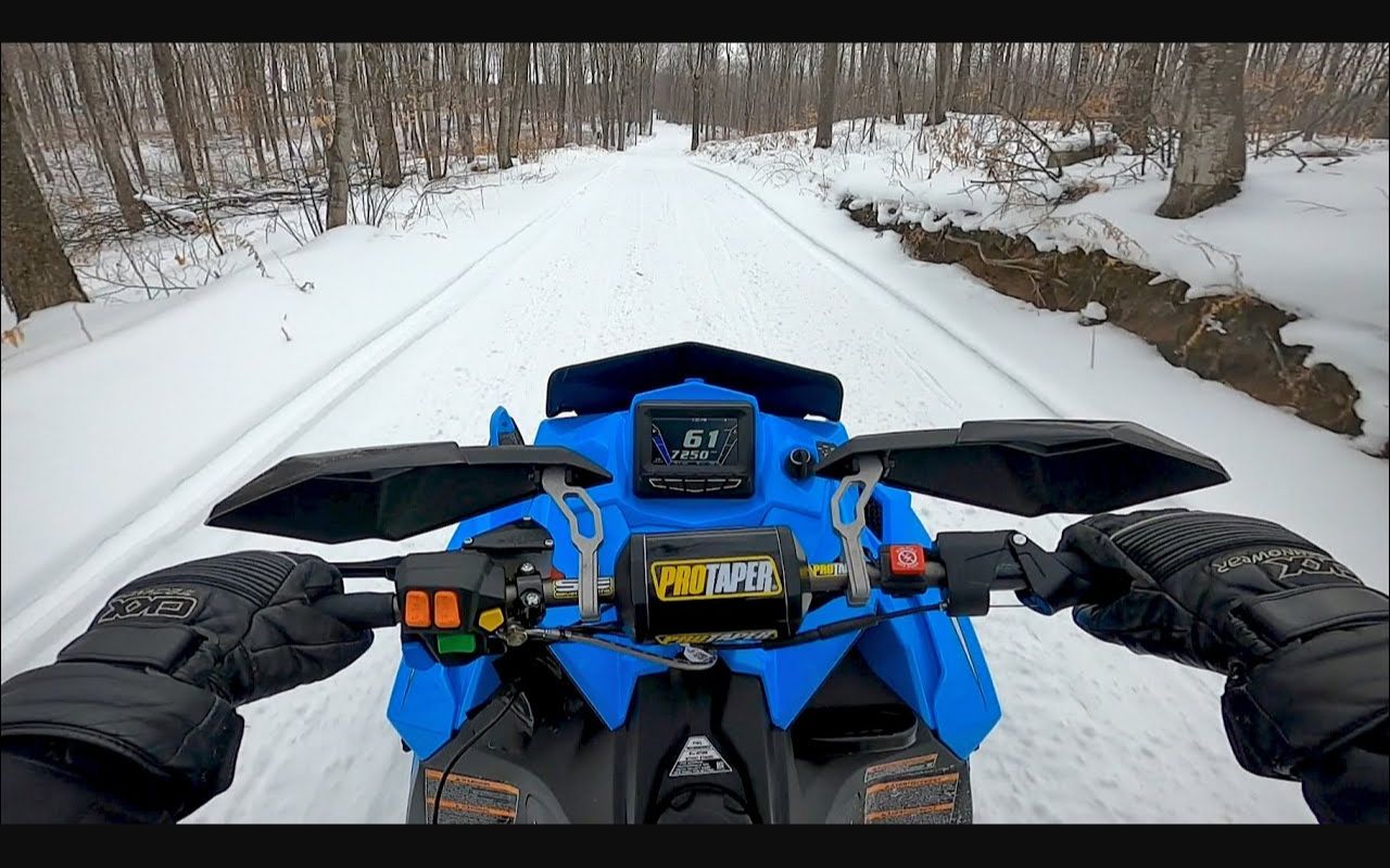 [图]第一视角 2020 北极星 雪地摩托 Polaris Switchback Assault 850 - 雪地 驾驶 (双耳音频)