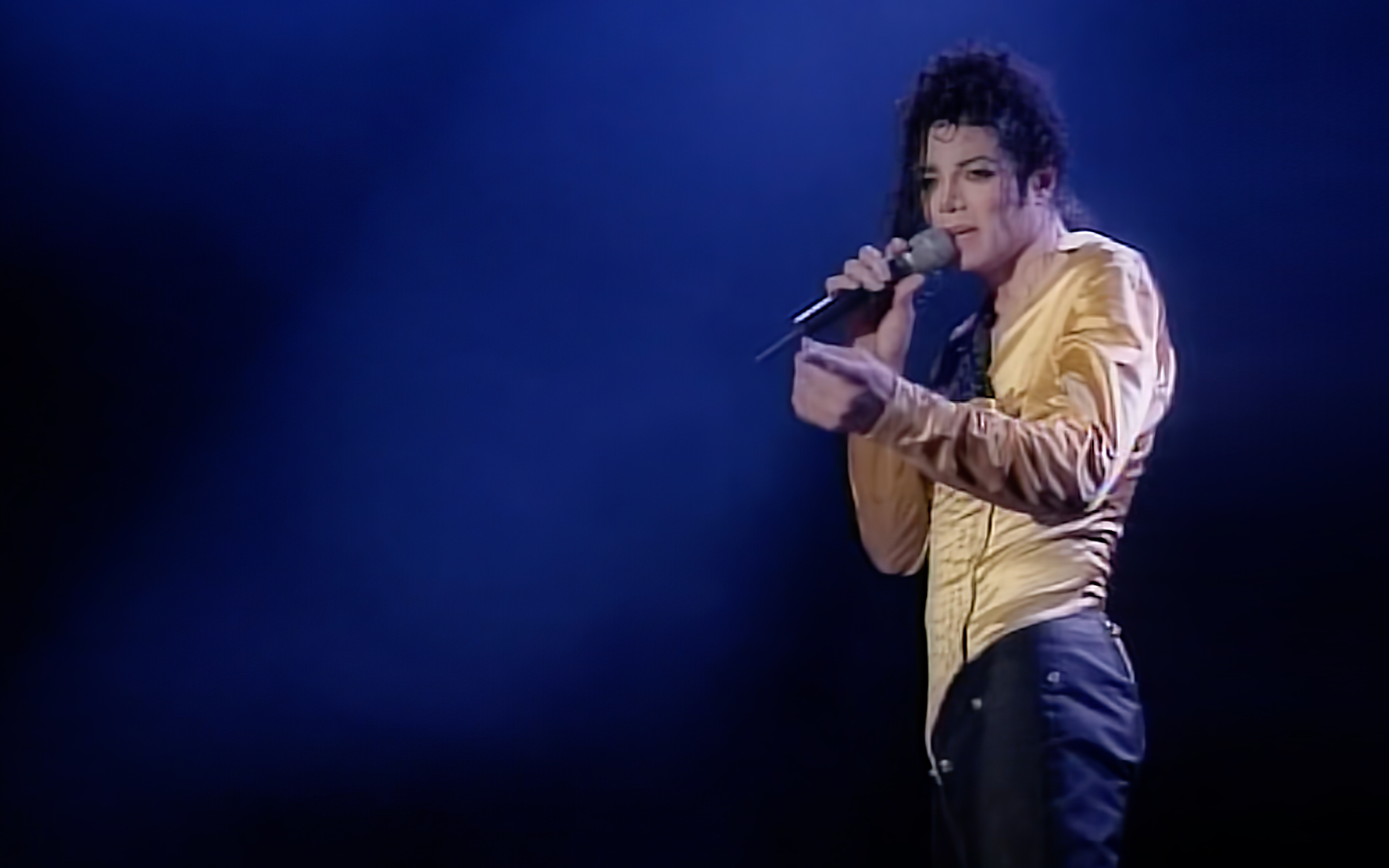 [图]I Just Can't Stop Loving You Michael Jackson迈克尔杰克逊布加勒斯特92演唱会She's out of My Life