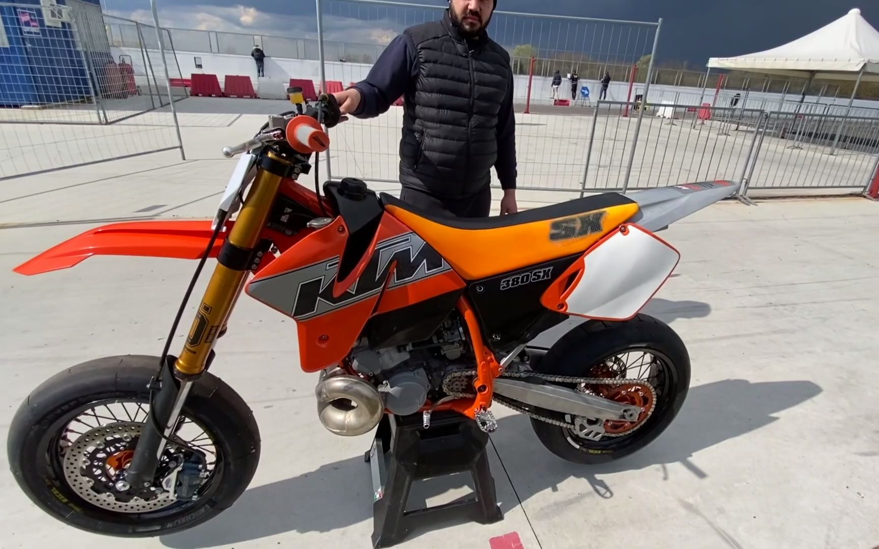 ktm 380 sx滑胎 两冲程 赛道测试