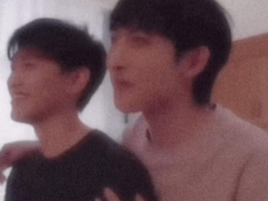 啊啊啊这个体型差98单手抱全臂 这骨架差 真的嗑疯了 远谦cp