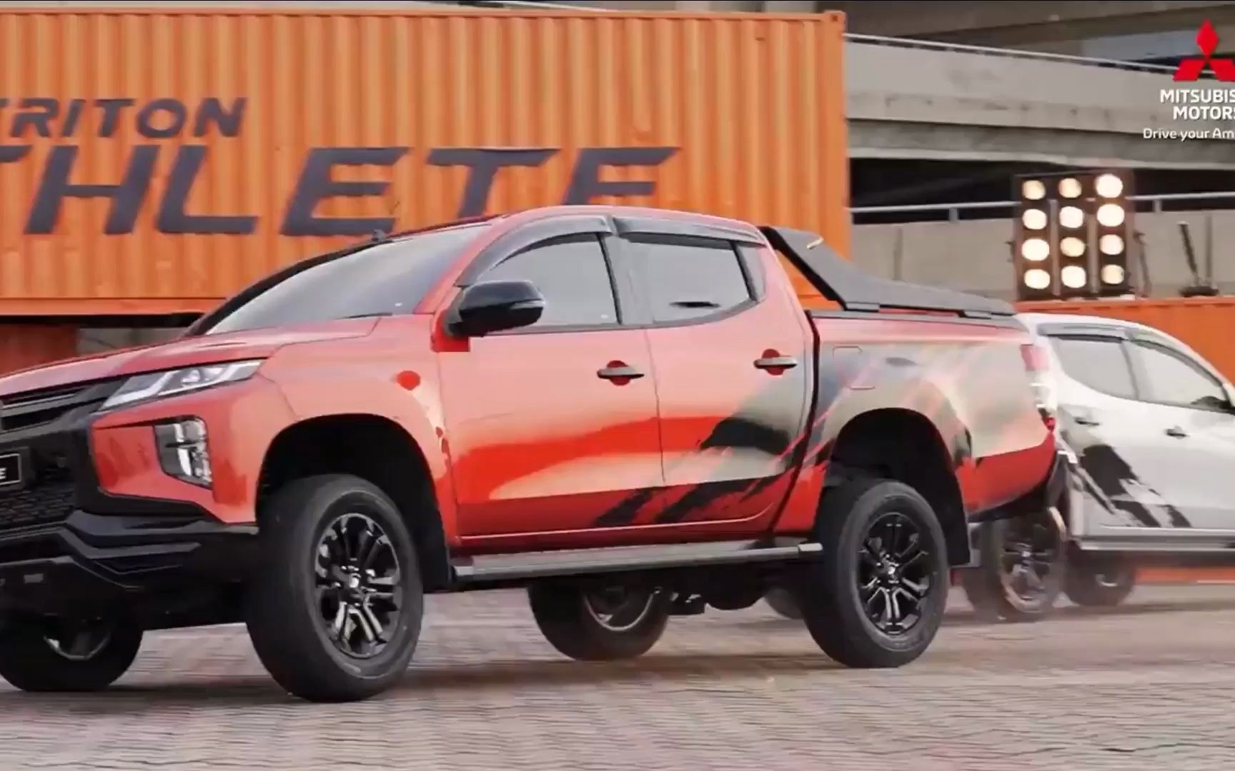 【机翻字幕】三菱 mitsubishi triton 皮卡宣传片
