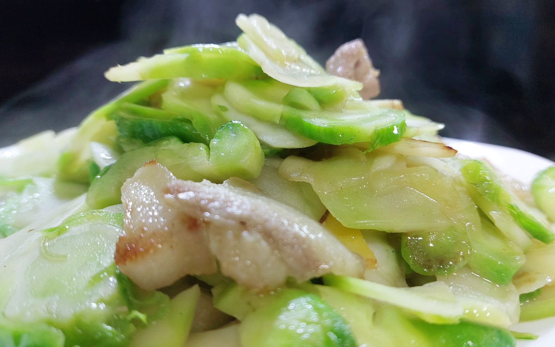 儿菜炒肉,四川特有的菜,外人都不知道怎么吃
