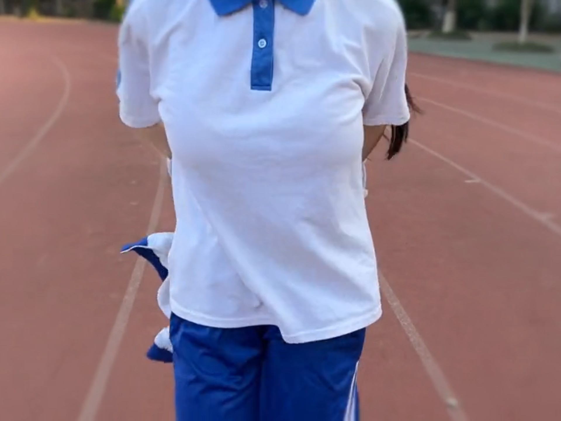 脱下校服就是兵