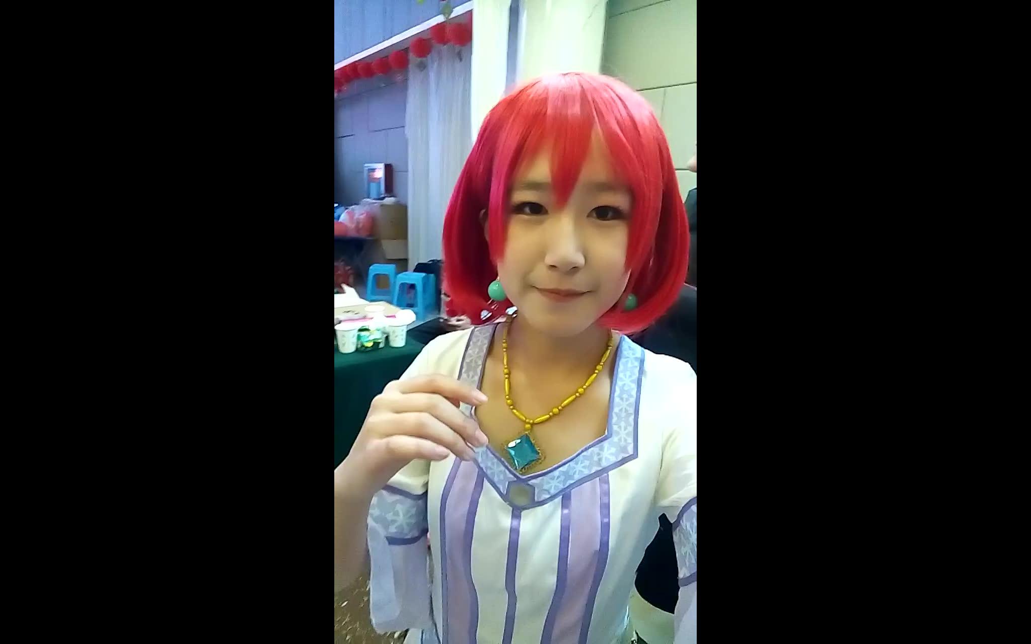 赤发白雪姬cos记录 毫无意义几乎卖萌