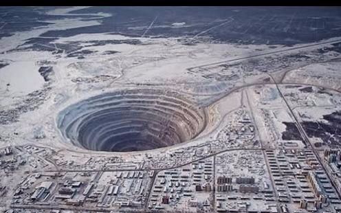 来自地狱的惨叫声:苏联研究人员在12km 的深坑中记录到的诡异声响