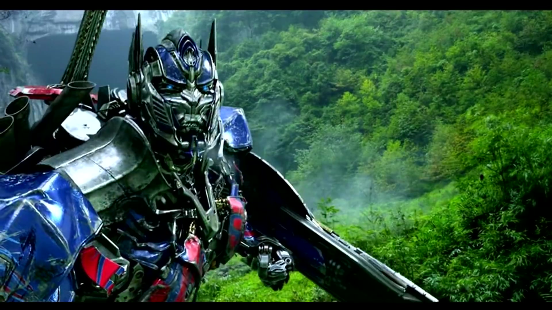 变形金刚》变身真的是太帅了 中间有些场景是在广州天河拍摄