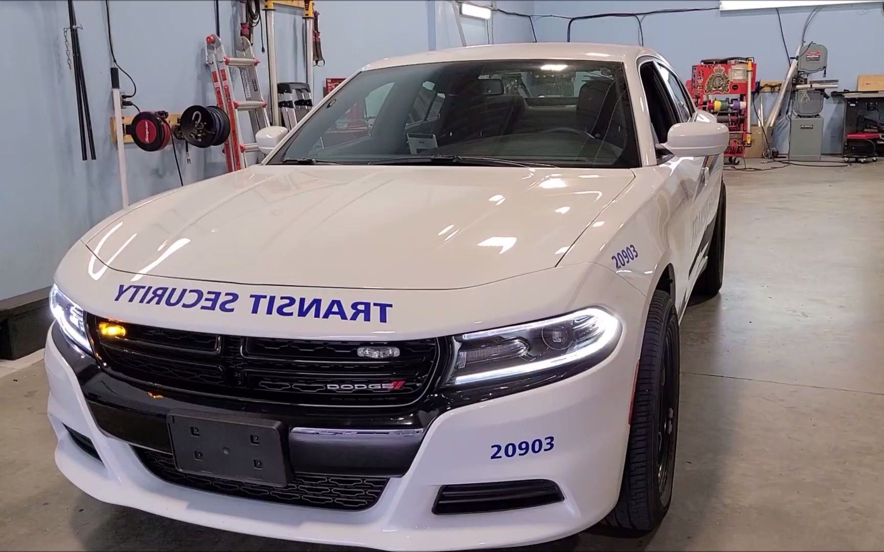 爆改时刻21款道奇战马公交保安警车