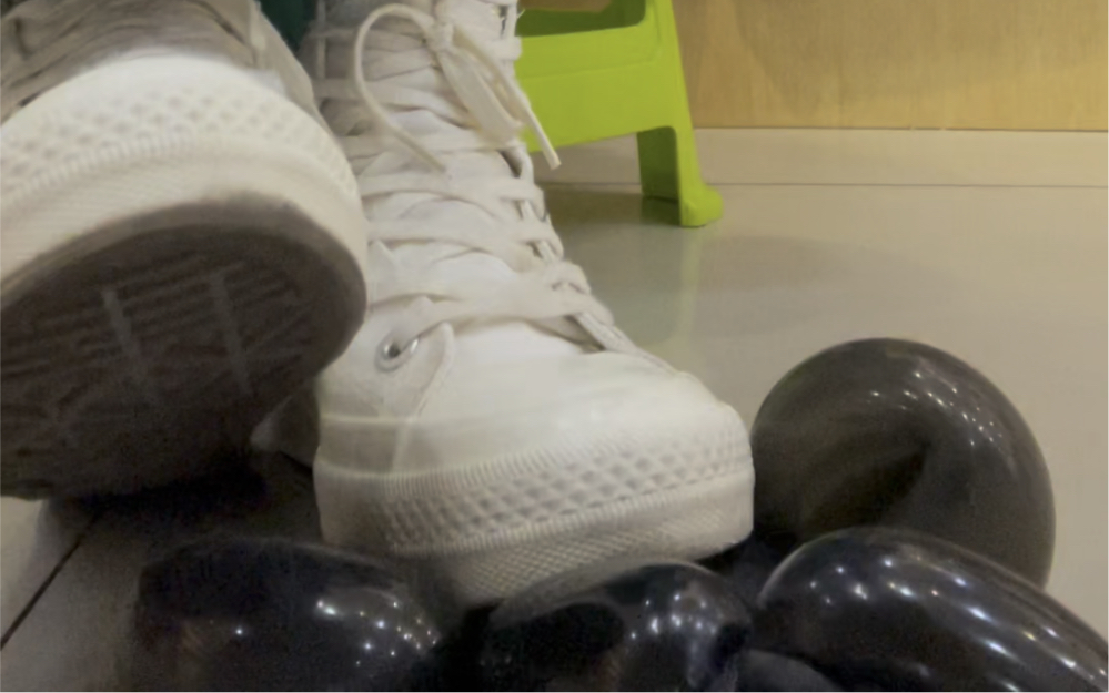 帆布鞋踩气球 解压系列