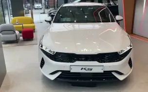 Video herunterladen: 12万落地！全新起亚K5登场！1.6T+8AT内饰大换血，还看啥思域