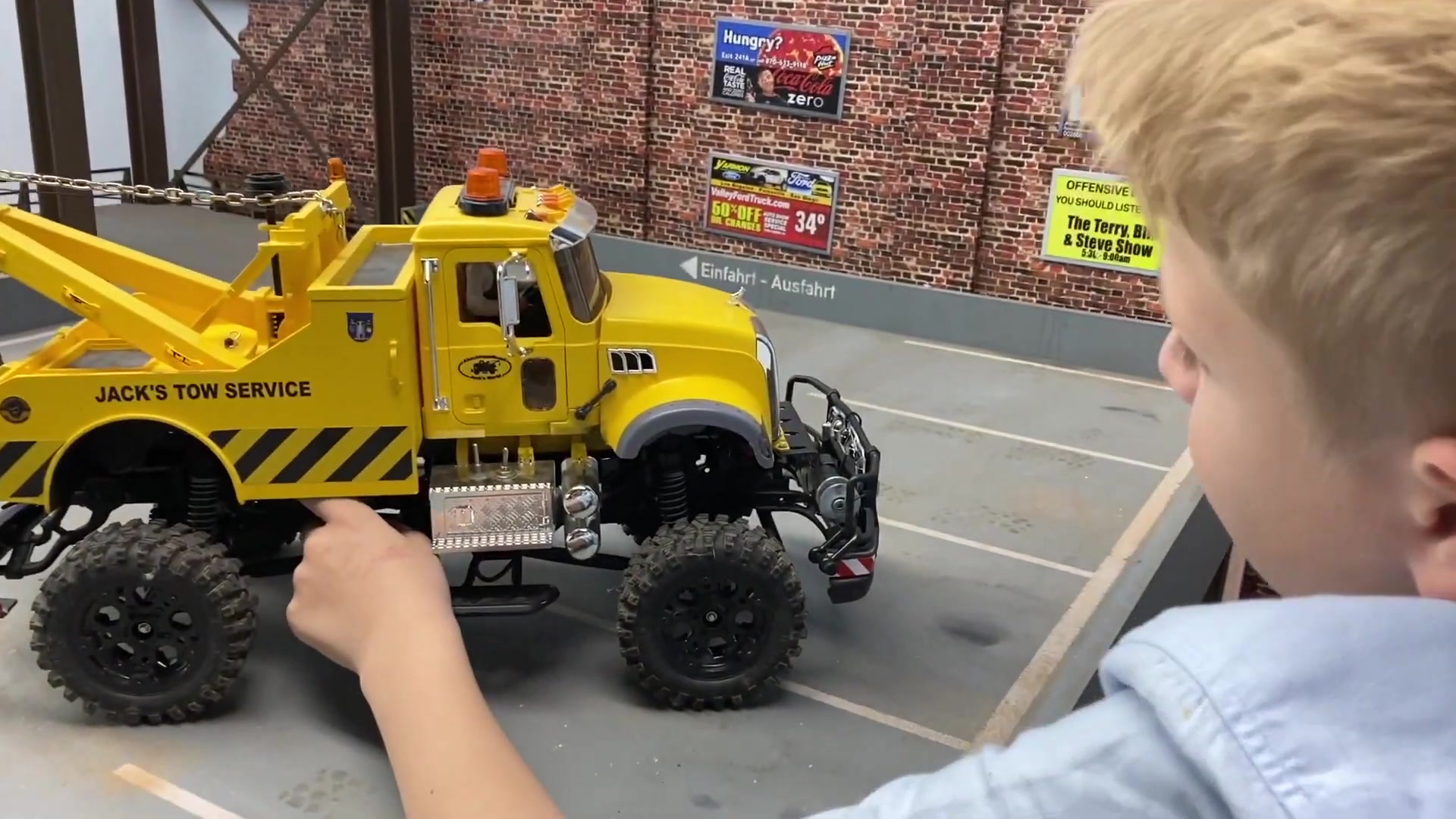 rc遥控越野拖车_哔哩哔哩 (゜-゜)つロ 干杯~-bilibili