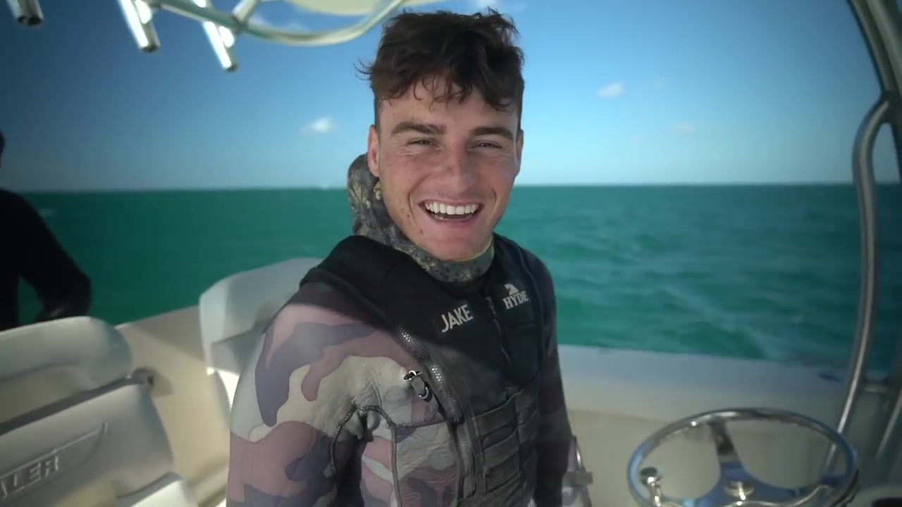 giant megalodon shark tooth found in the ocean! (scuba diving)