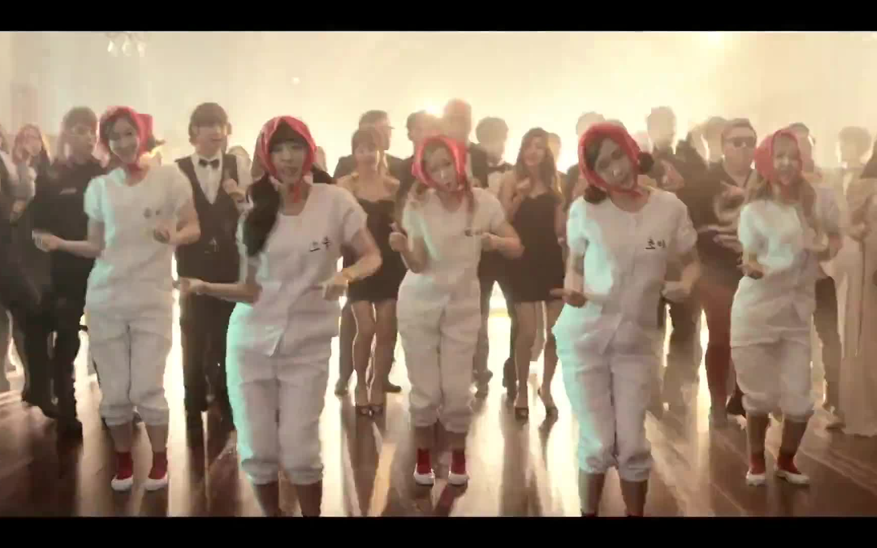 [图]Crayon Pop 'Uh-ee' MV