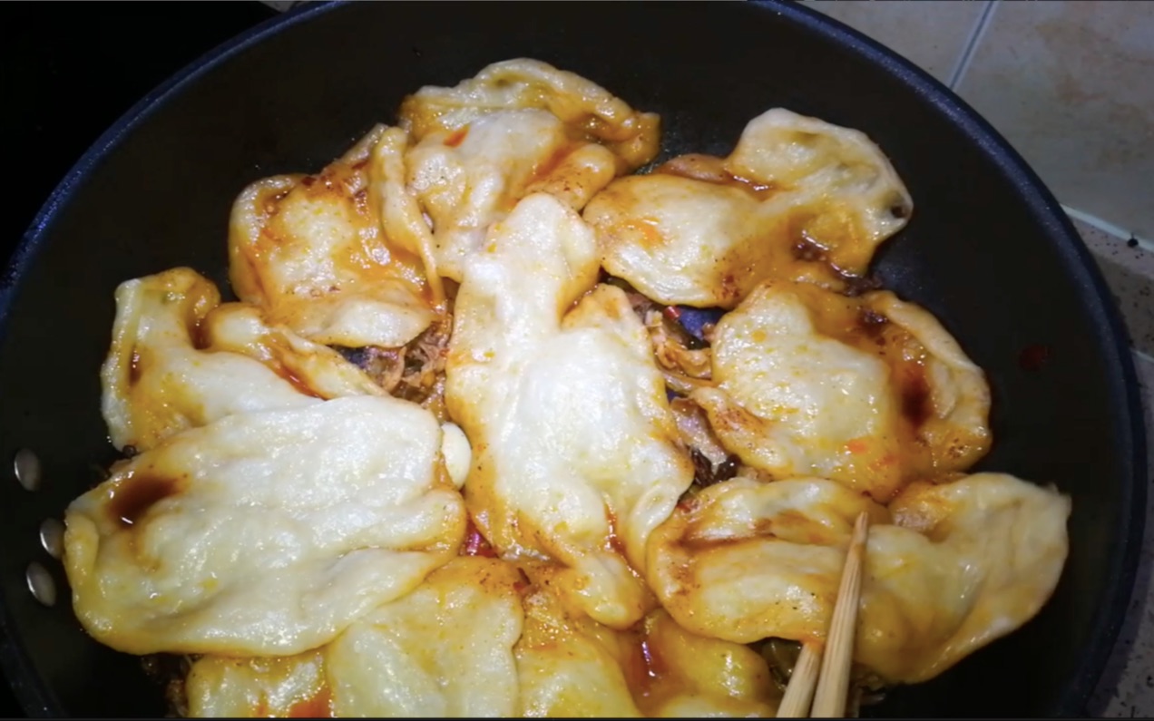 【小鸡喝饼】马大姐用煤气灶做了一次家常版的小鸡喝饼,鸡肉味道鲜美