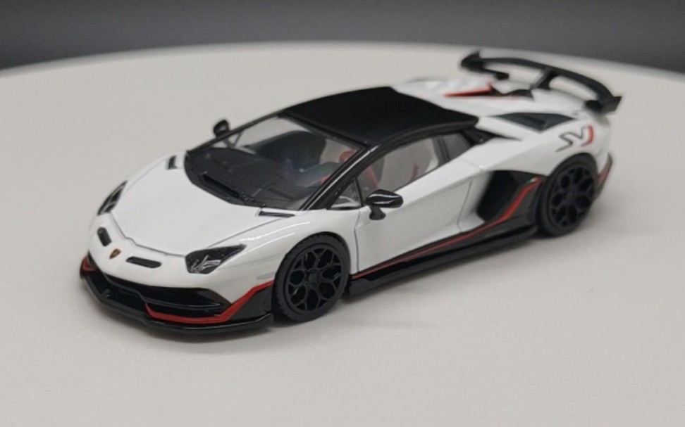 HHToys 鸿兴 1:64 兰博基尼 Aventador SVJ 白色 后盖可动合金汽车模型哔哩哔哩bilibili