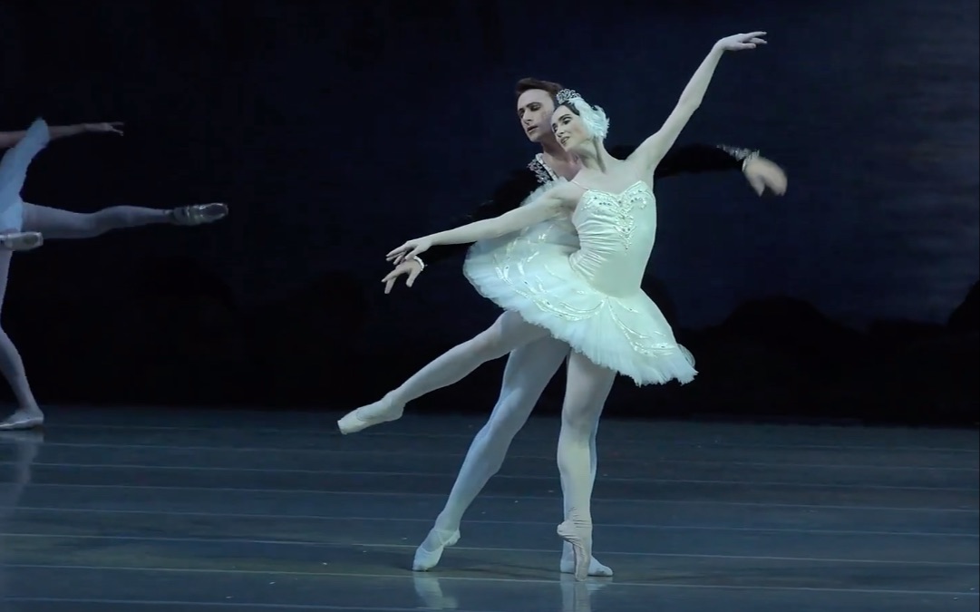 [图]【高清芭蕾】天鹅湖The Swan Lake，Olesya Novikova、Phillip Stepin、Roman Belyakov，马林斯基剧院