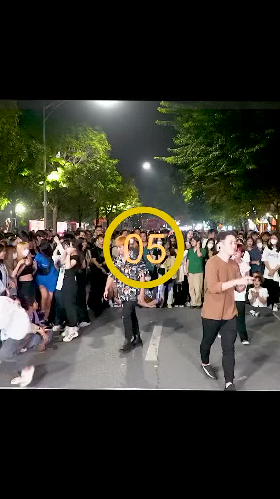 433_kpop_in_public_exo__the_eve__前夜__random_play_dance_rondom