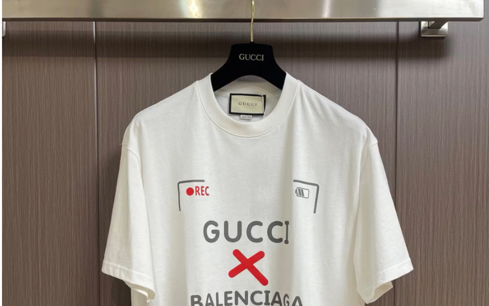 推荐高仿balenciaga巴黎世家 x gucci古驰联名款系列照相机logo印花