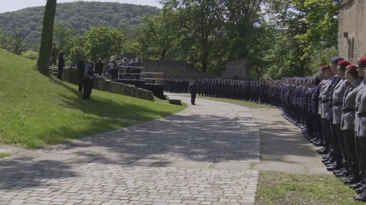 来感受下不踢正步的德国士兵,这气势你们觉得怎么样?