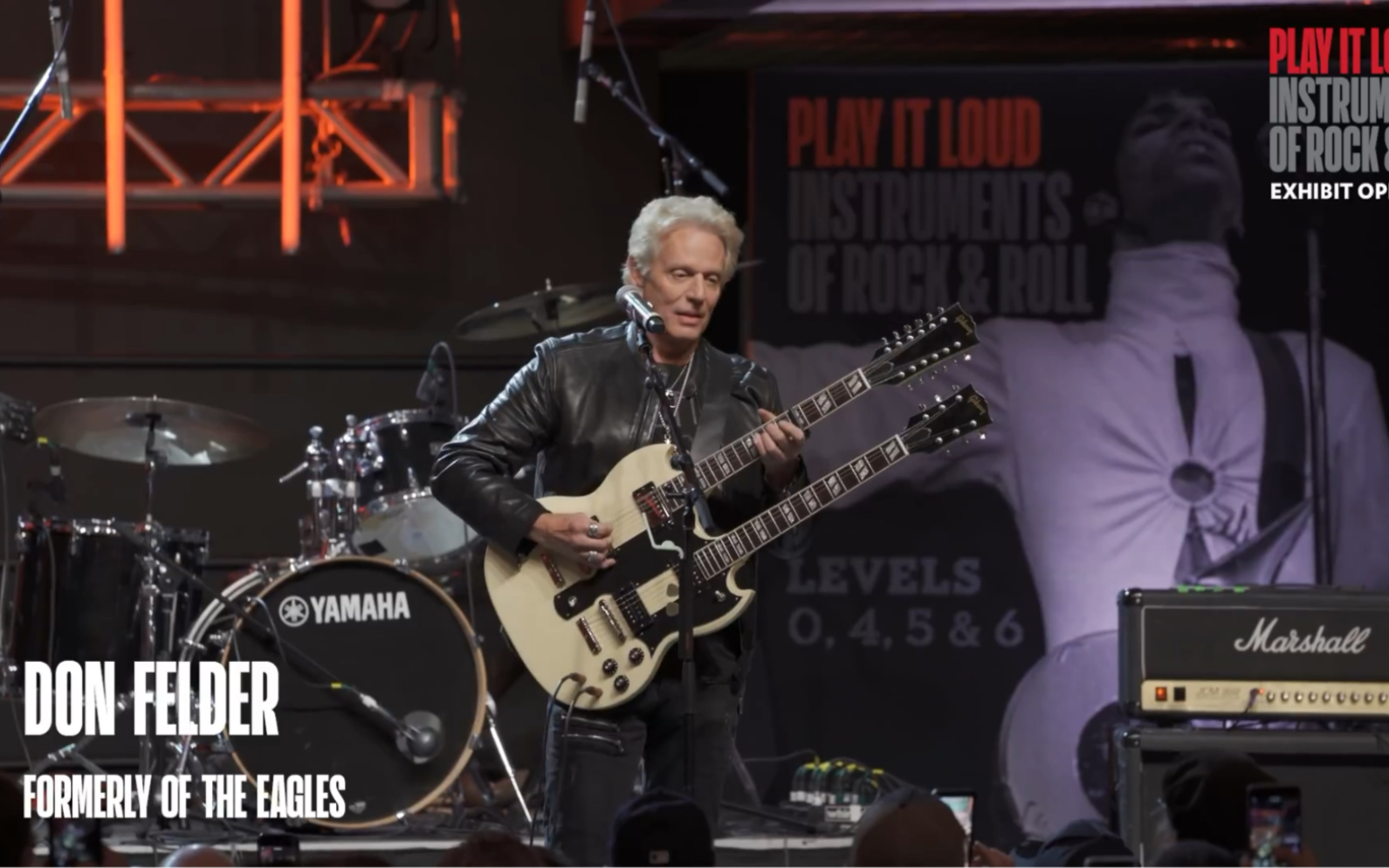 [图]Don Felder performs "Hotel California"(Eagles) - Play It Loud Exhibit Opening