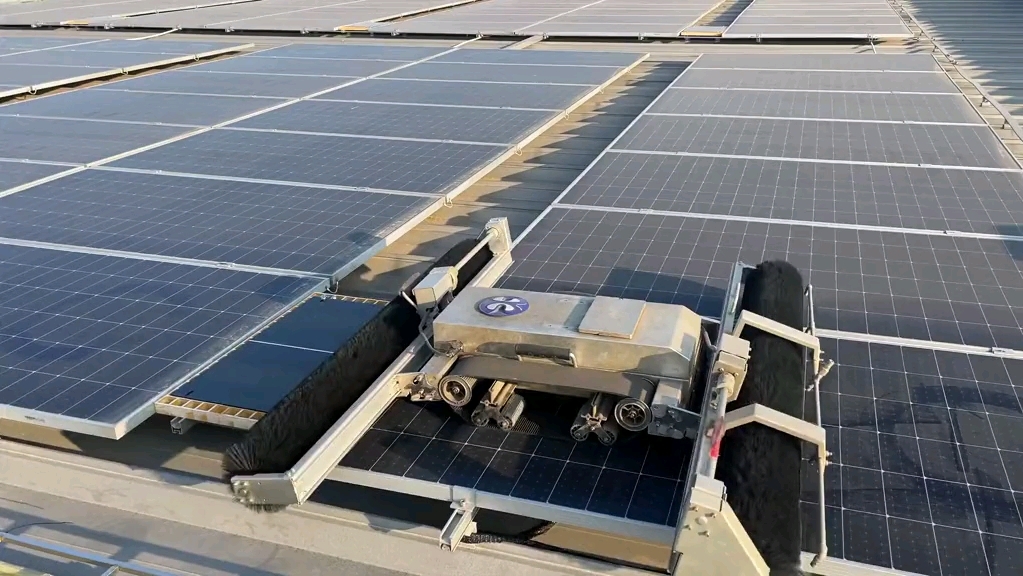 太阳能面板清洁机,快速高效.