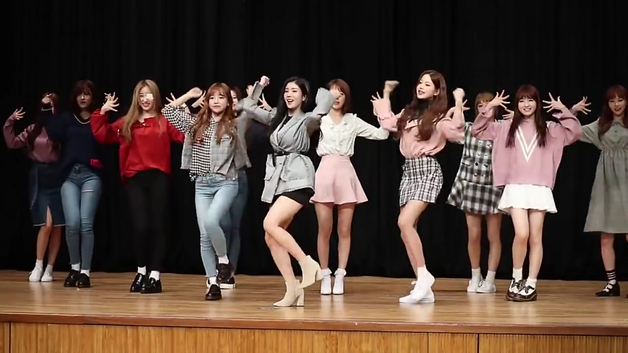 韩国女团izone热舞,青春美丽惹人爱,好美啊