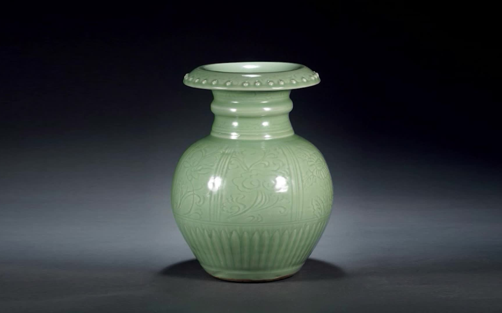 龙泉青瓷瓷物志元明龙泉窑石榴尊(西泠印社)