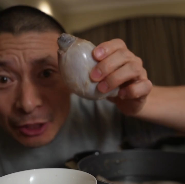 大饼哥吃羊蛋汤
