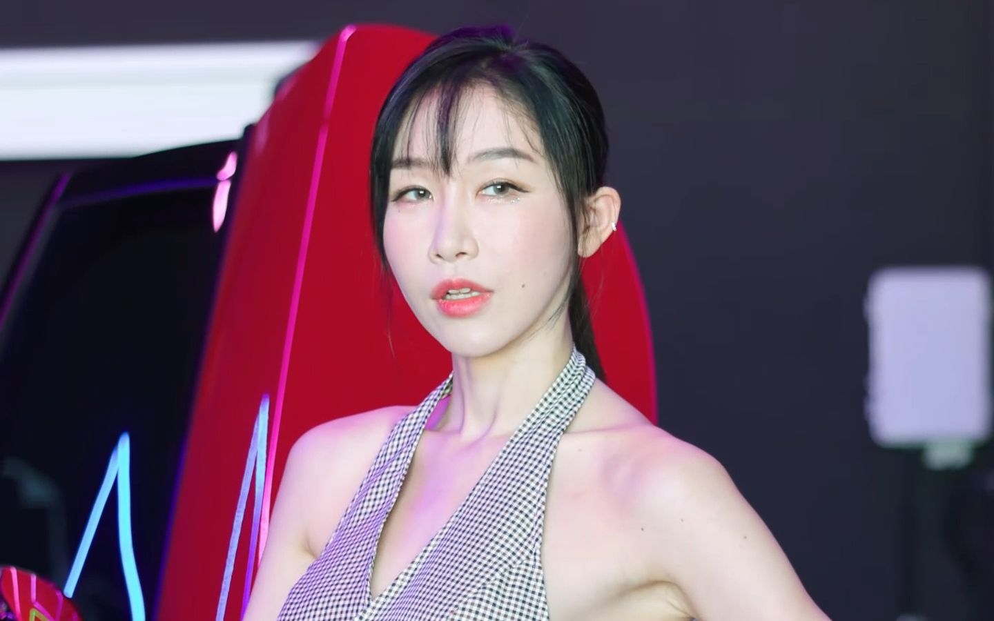 韩国牛仔裤美女车模:kim mijin