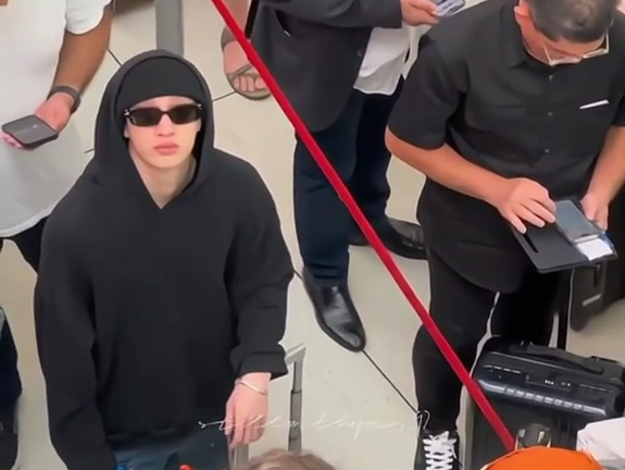 方·盲人艺术家·灿9815