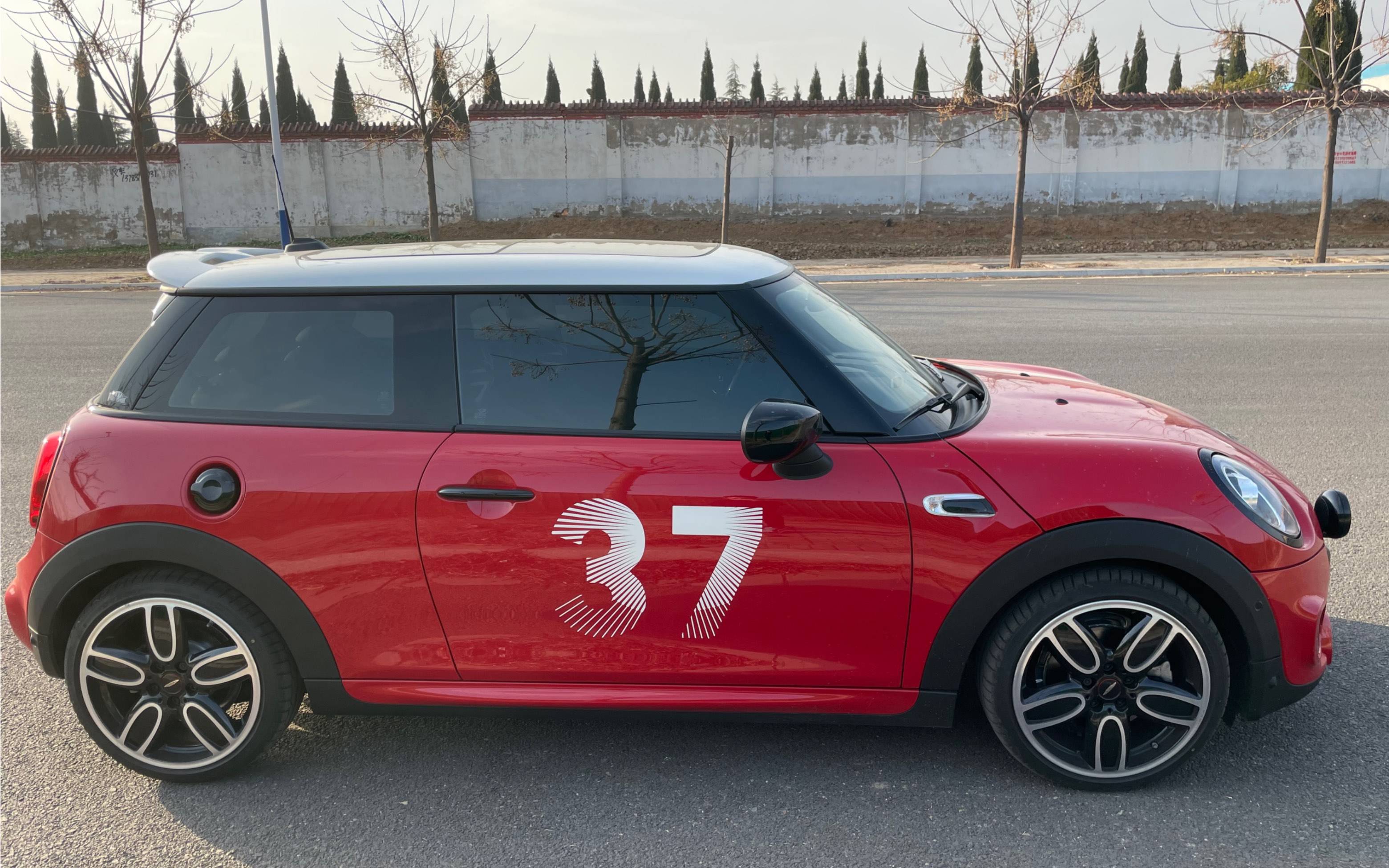 mini37号的致命的缺点,对于号称卡丁车操控的驾驶者之车,竟然取消方向