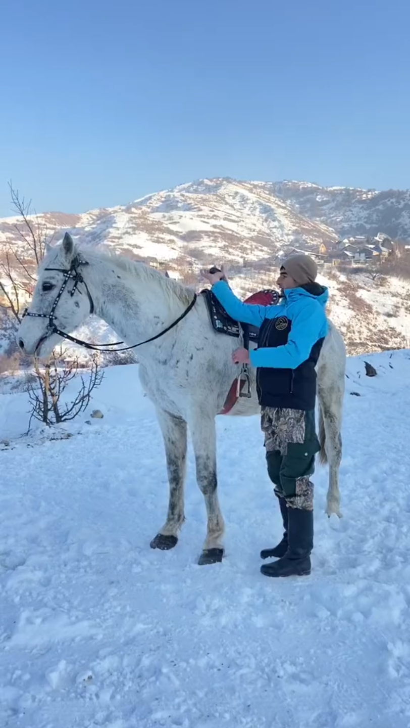 俄罗斯小哥教你怎么上马70骑马教学