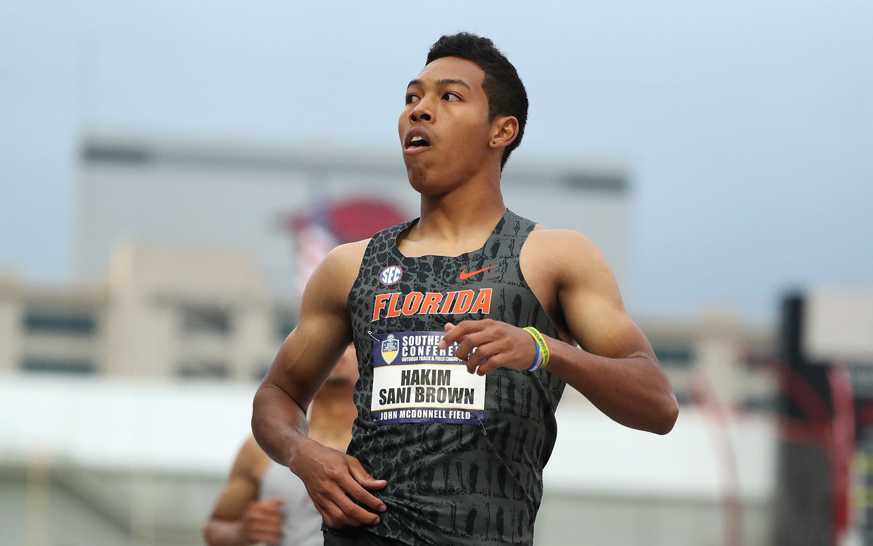 日本百米最硬核的一枪萨尼布朗逆风03米终点减速9秒98