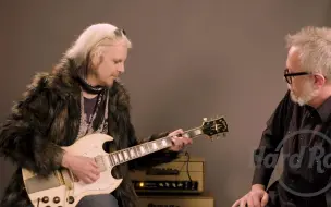 Descargar video: 五爷试弹7种不同型号的吉他John 5 Plays 7 unbelievably iconic guitars from Hard Rock's vault