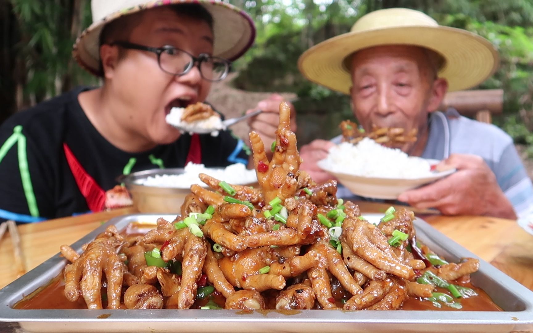 四川农村:家常版“红烧鸡爪”过瘾的做法,色香味美,越看越馋哔哩哔哩bilibili