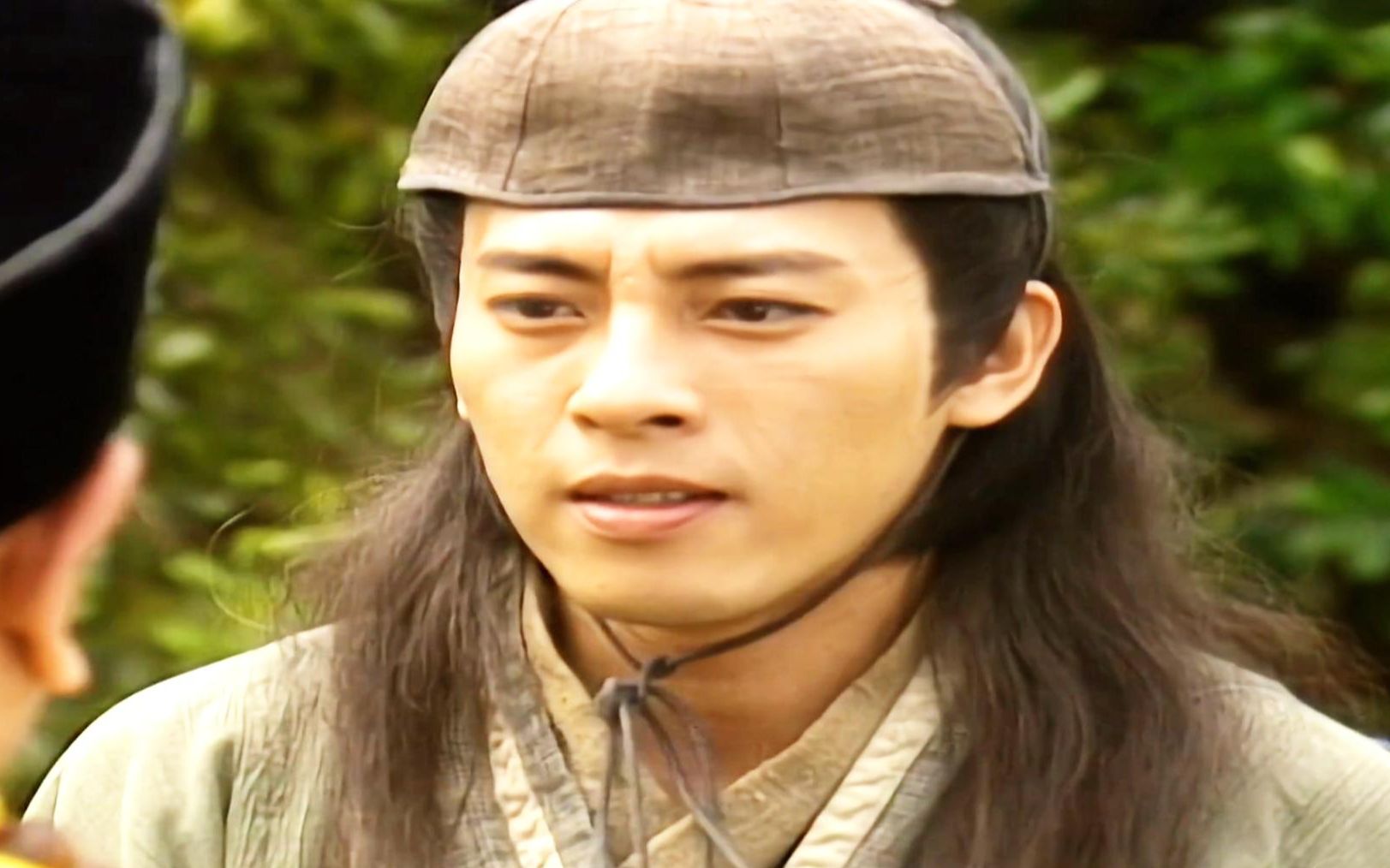 方生大师看令狐冲剑法就知道他是风清扬传人,对他的人品深信不疑