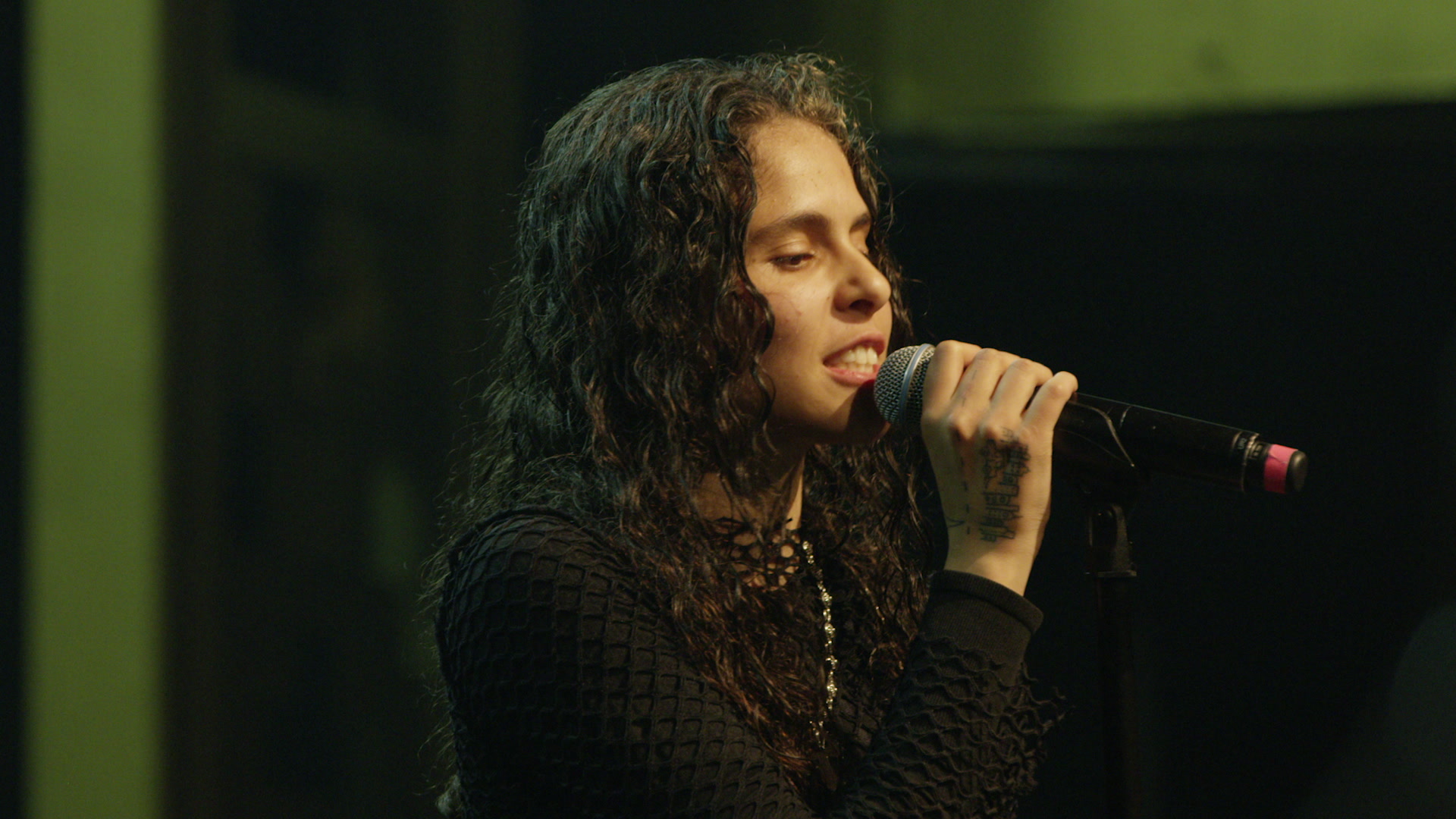 morrow (live from webster hall) - 070 shake