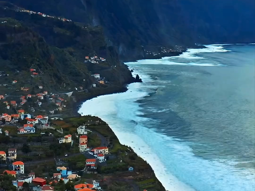 《球王c罗的故乡"马德拉群岛 (madeira) 有"大西洋明珠美誉.