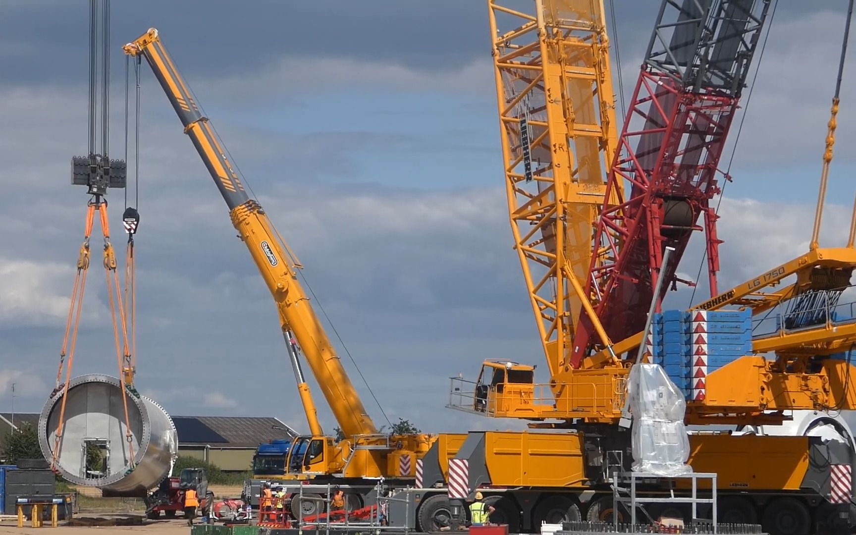 利勃海尔lg1750起重机作业实拍