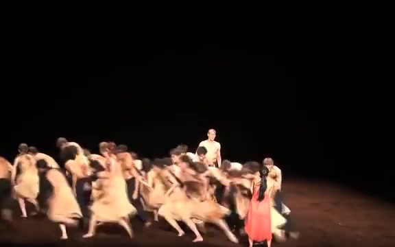 [图]Le Sacre du printemps（春之祭） - Pina Bausch