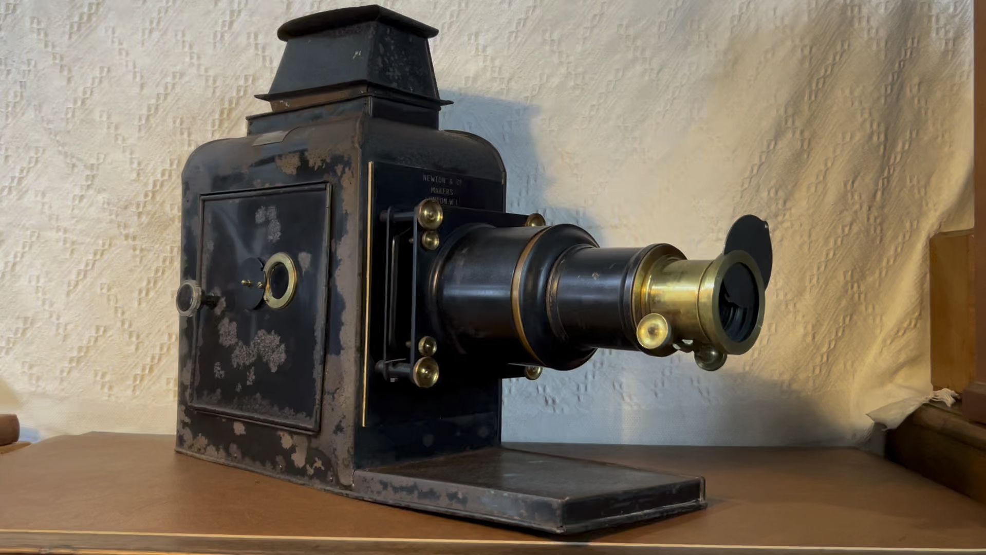 1900年的老式幻灯机见过的人不多吧