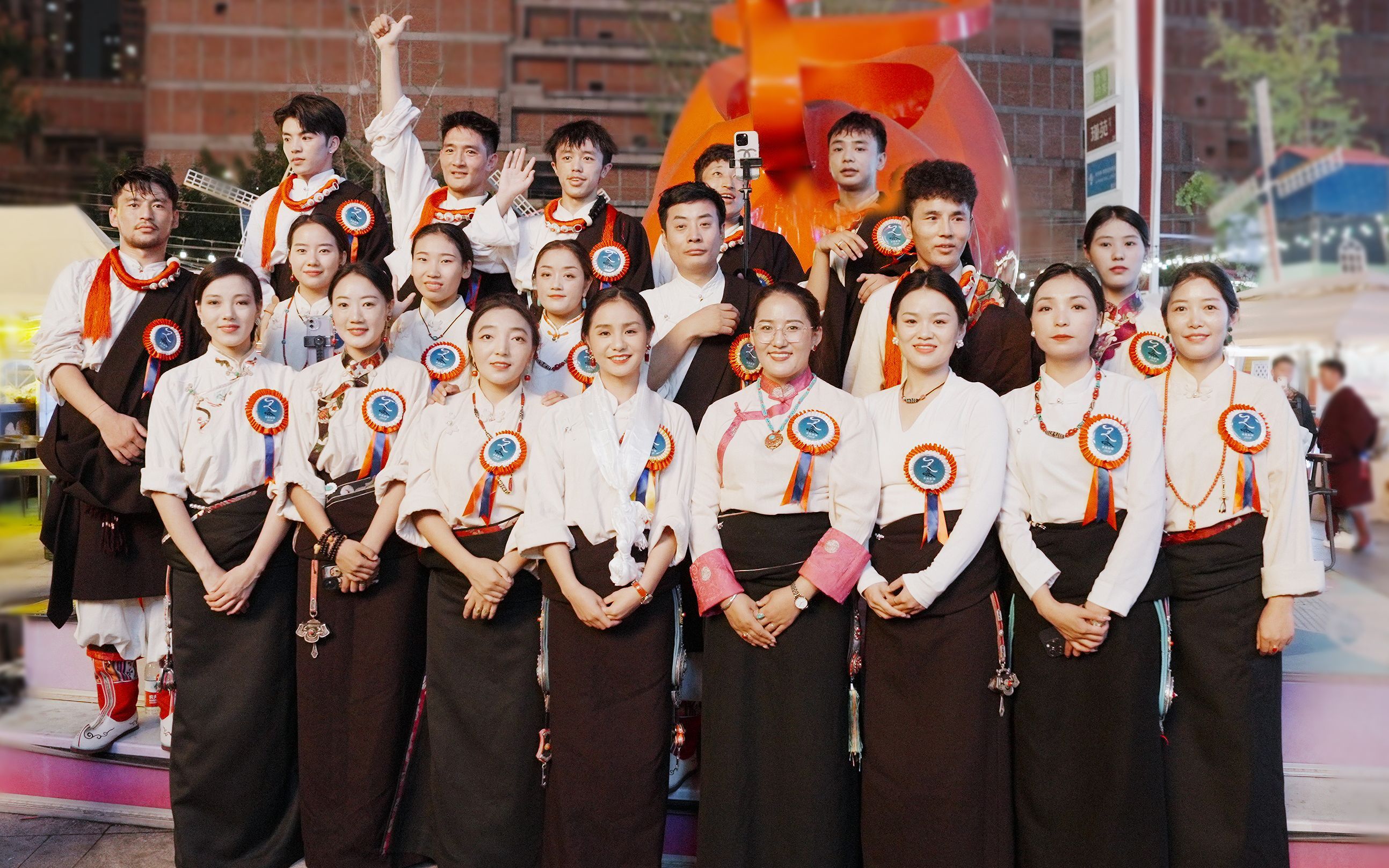 那曲锅庄交流团到成都锦外中心交流